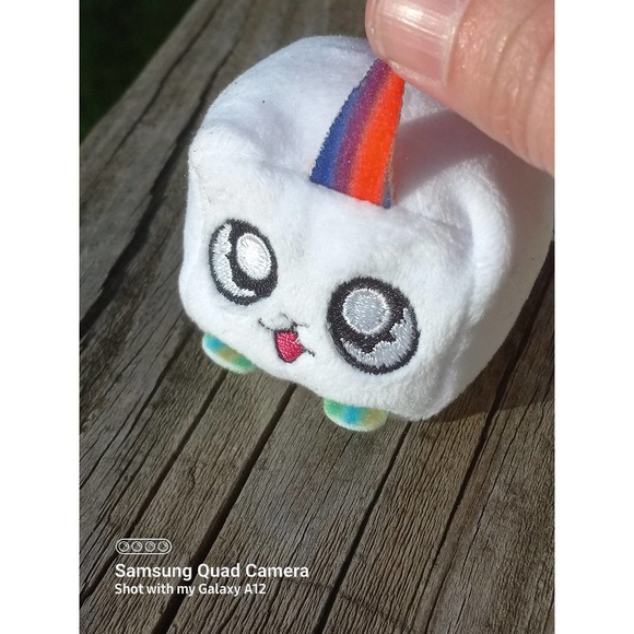 Roblox Unicorn Cube Micro Plush Toy 2" Bubblegum Simulator - Picture 1 of 5